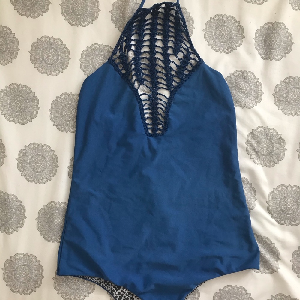 Acacia one piece